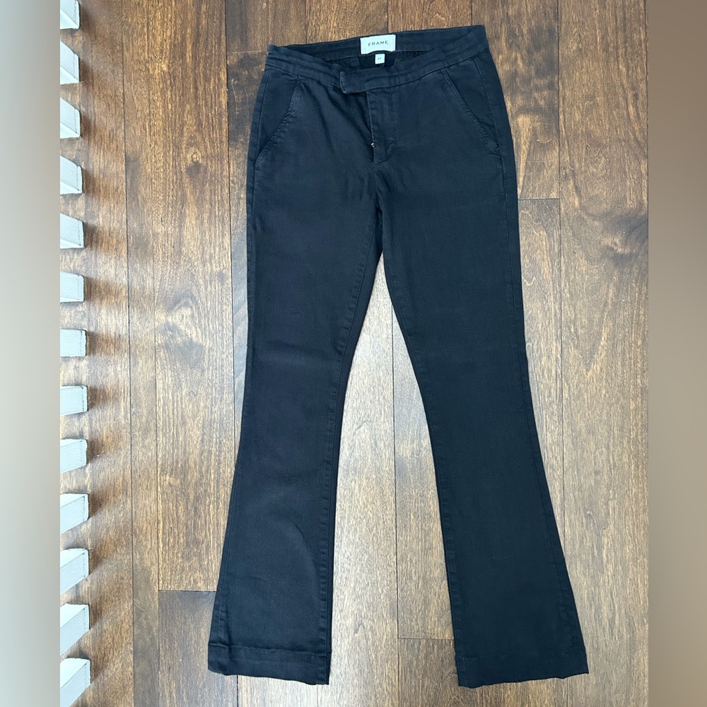 Frame midrise flared jeans. Black. Size 27.